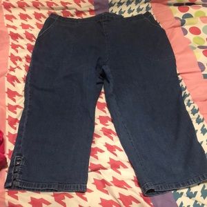 Capri dark wash jeans